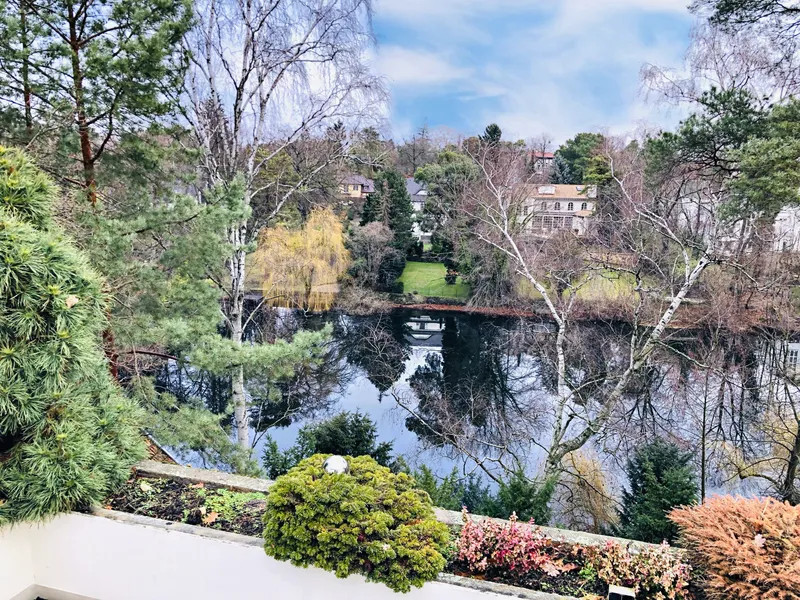 Einzigartige Penthouse Wohnung mit Seeblick am Hubertussee im Grunewald — photo 1